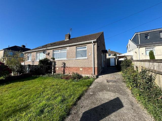 Bungalow for rent in Coity Higher, Bridgend