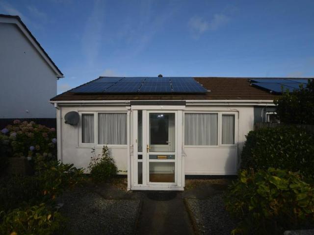 Bungalow for rent in Pencoys, Four Lanes