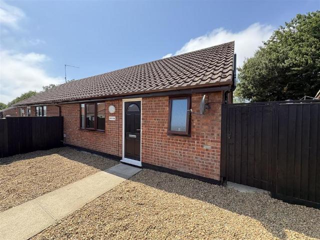 Bungalow for rent in Stokesby, Norfolk