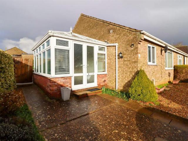 Bungalow for rent in Barway, Cambridgeshire