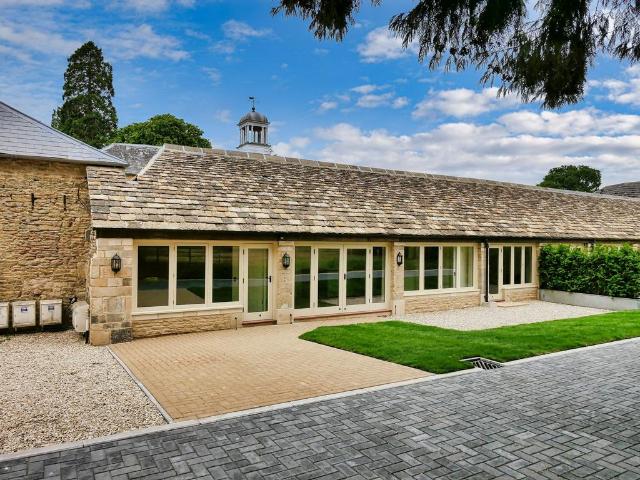 Bungalow for rent in Barnsley, Cotswold