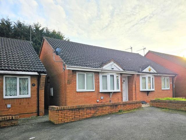 Bungalow for rent in Hill Top, West Midlands