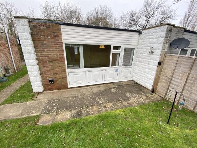 Bungalow for rent in Gurnard, Isle Of Wight