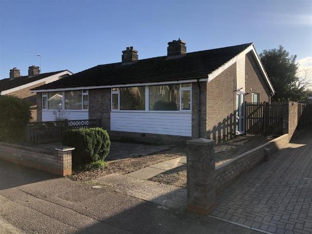 Bungalow for rent in Newnham, Bedford