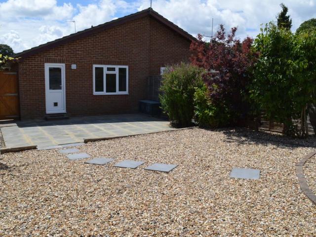 Bungalow for rent in Upper Parkstone, Poole