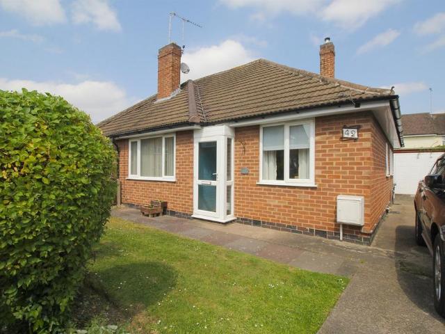 Bungalow for rent in Elmfield, Leicestershire