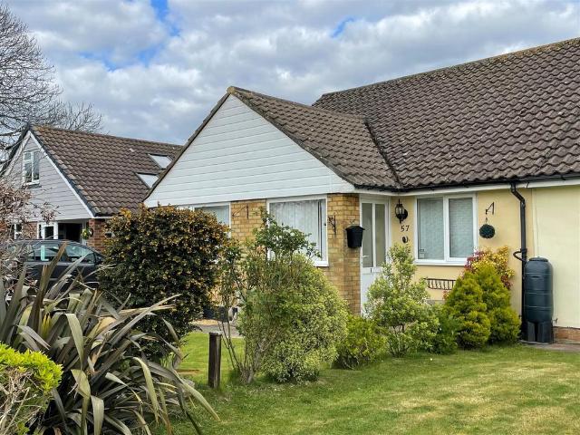 Bungalow for rent in Toddington, Clapham