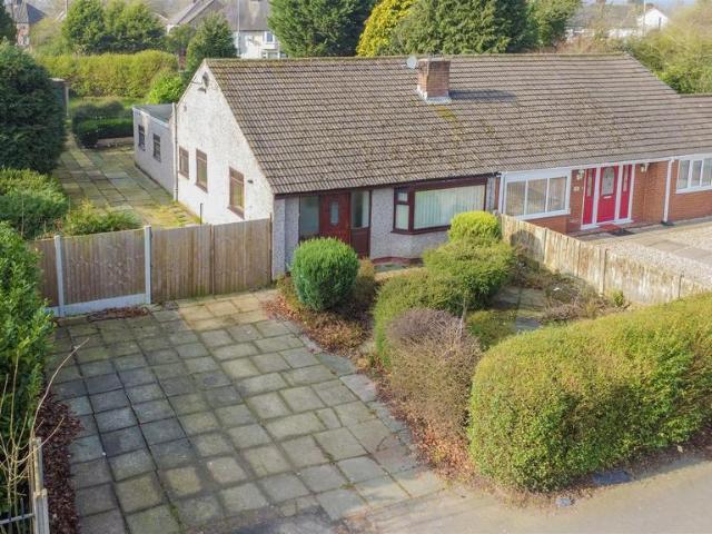 Bungalow for rent in Lowton Heath, Wigan