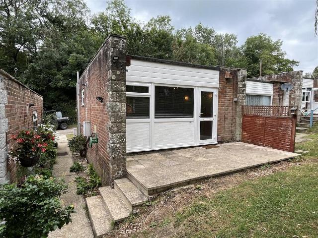 Bungalow for rent in Gurnard, Isle Of Wight