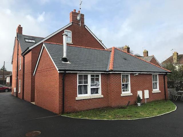 Bungalow for rent in Wareham Town, Arne