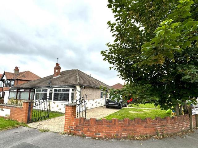Bungalow for rent in Middleton, West Yorkshire