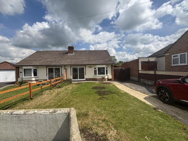 Bungalow for rent in Street, Isle Of Man