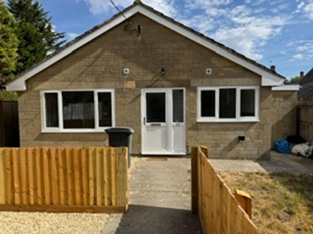 Bungalow for rent in Fossebridge, Gloucestershire