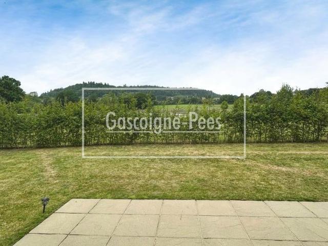House for rent in Fole, Surrey