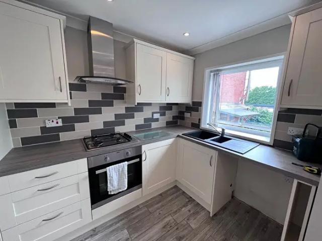 Apartment for rent in Penydre, Clydach
