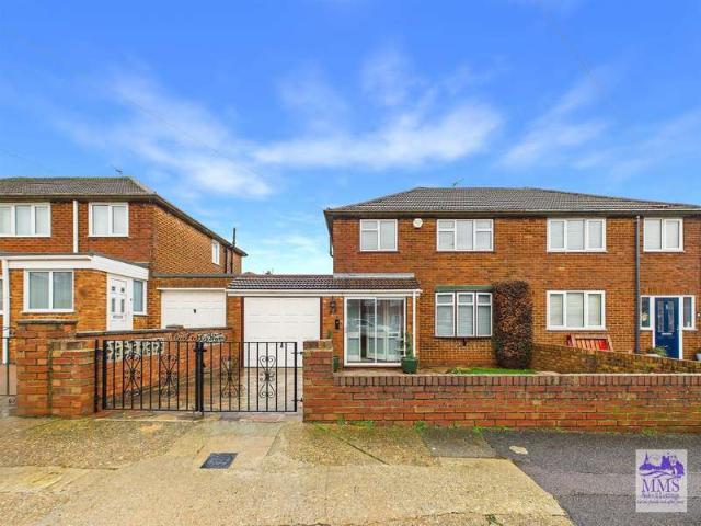 Farm for sale in Strood