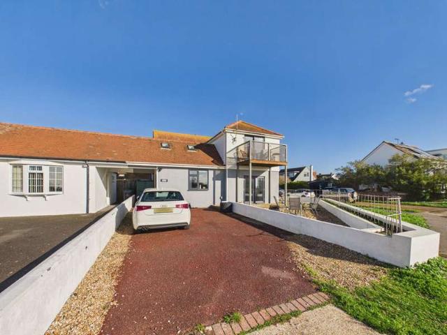 Farm for sale in Shoreham Beach, Adur