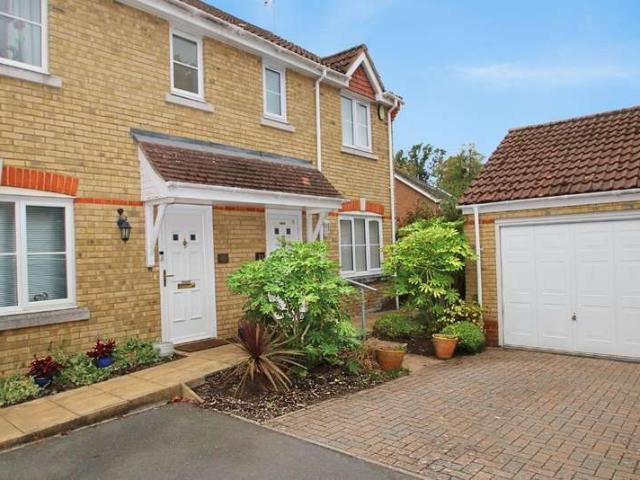 Farm for sale in Knaphill, Woking