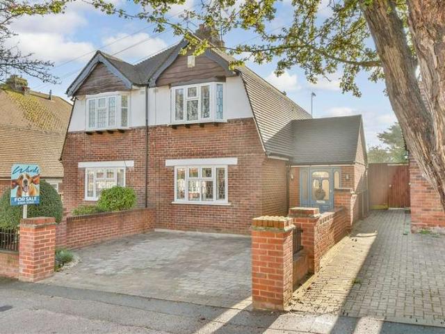 Farm for sale in Lower Rainham, Gillingham