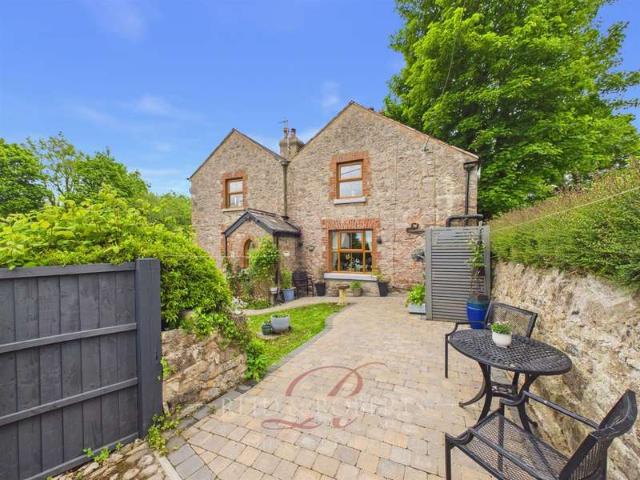 Farm for sale in Brynford, Milwr