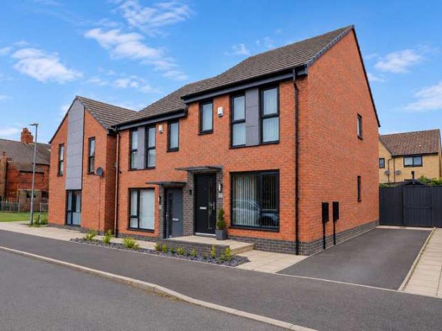 Farm for sale in Fitzwilliam, West Yorkshire