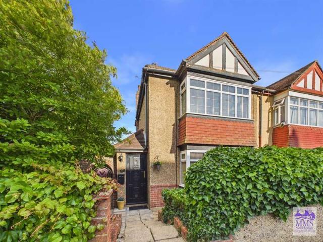 Farm for sale in Strood