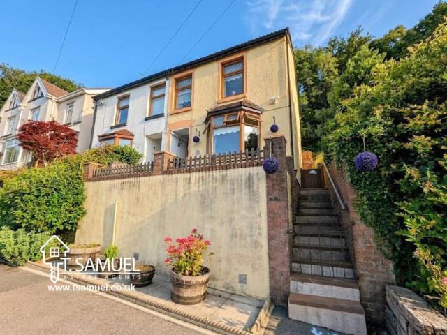 Farm for sale in Abercynon