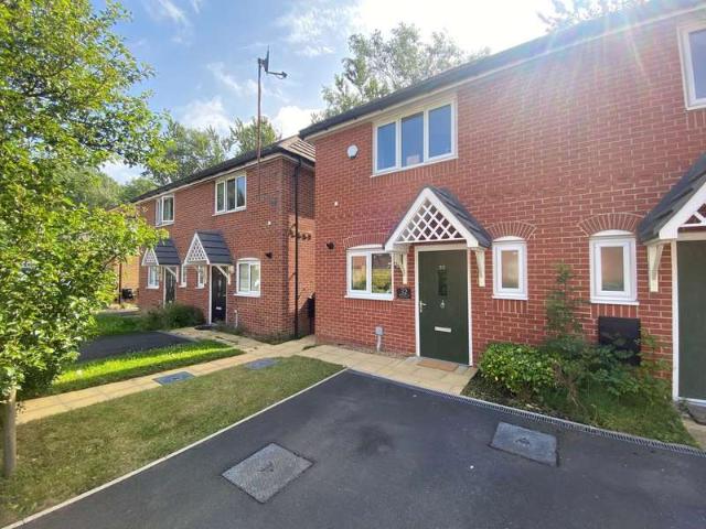 Townhouse for sale in Waterhead, Pendock