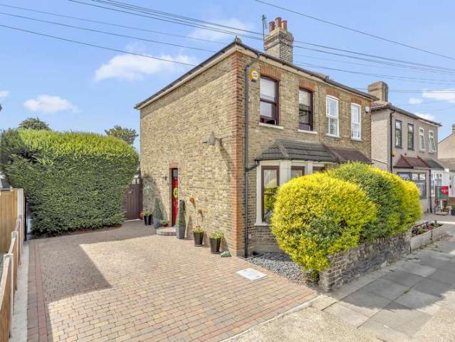 Farm for sale in London Borough of Havering, Greater London