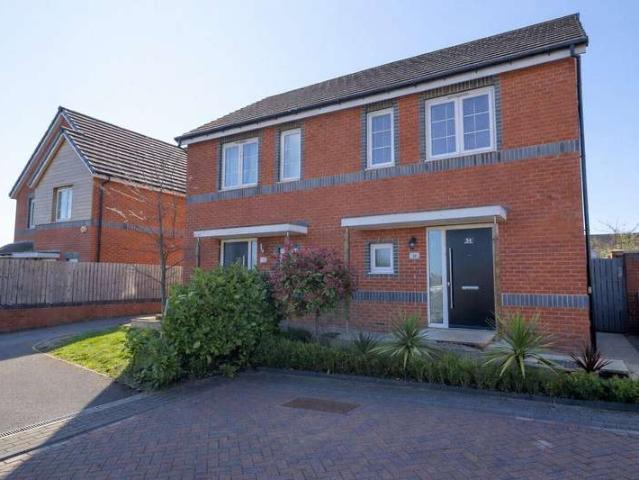 Farm for sale in Pontefract, West Yorkshire