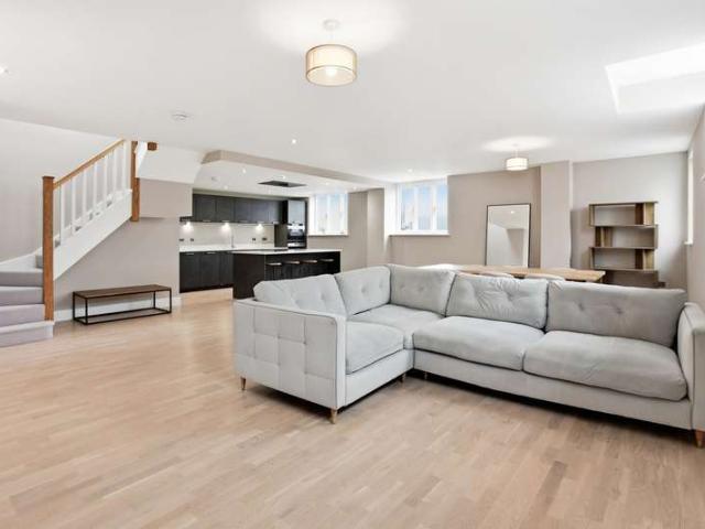Farm for sale in Sydenham, Green Close