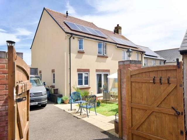 Farm for sale in Wyke Regis, Weymouth