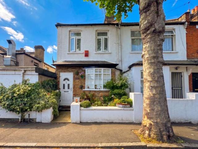 Farm for sale in Little Ilford, Greater London