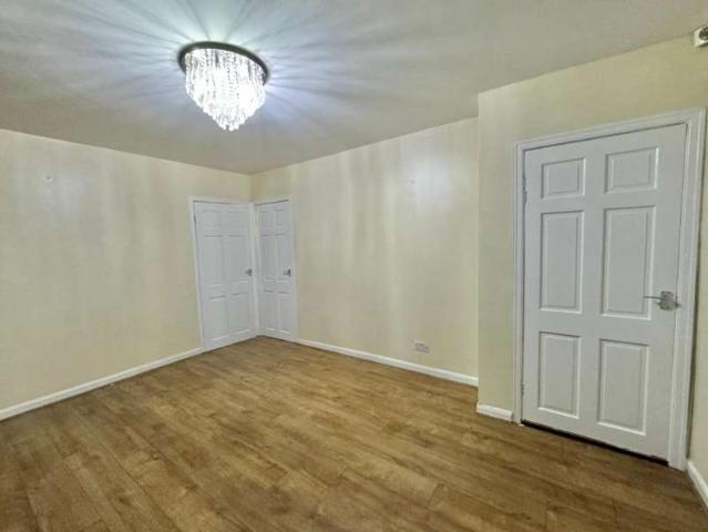 Farm for rent in Hollin Park, West Yorkshire