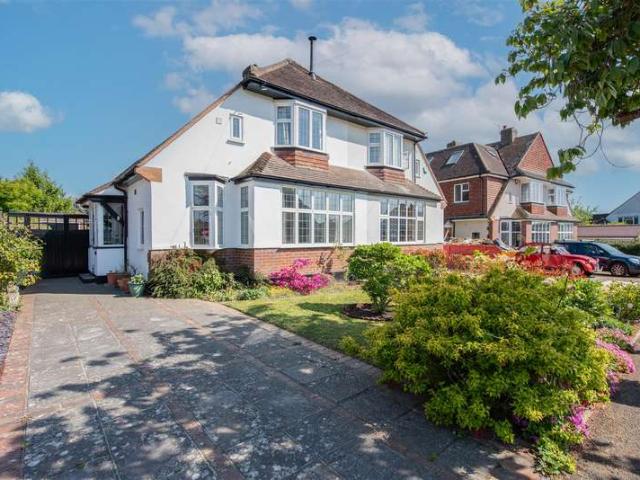 Farm for sale in London Borough of Croydon, Sanderstead