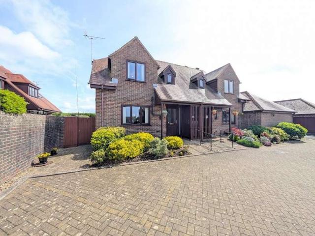 Farm for sale in Alveston