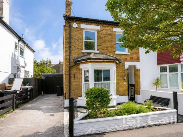 Farm for sale in Milton, Alton Barnes