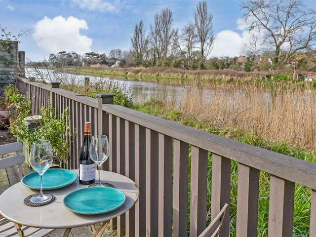 Farm for sale in Arundel, Clapham