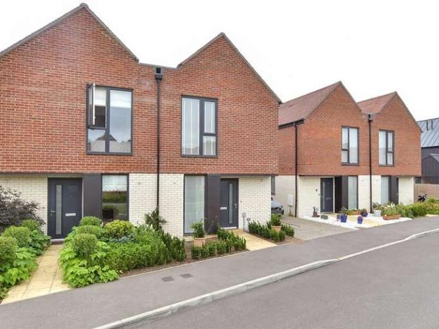 Farm for sale in Fole, Surrey