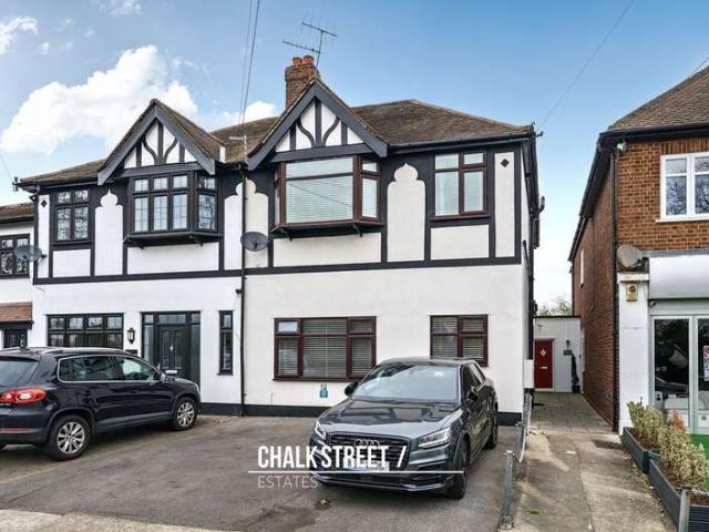 Farm for rent in Cranham, Greater London