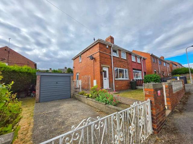 Farm for sale in Worsbrough Common, Worsbrough