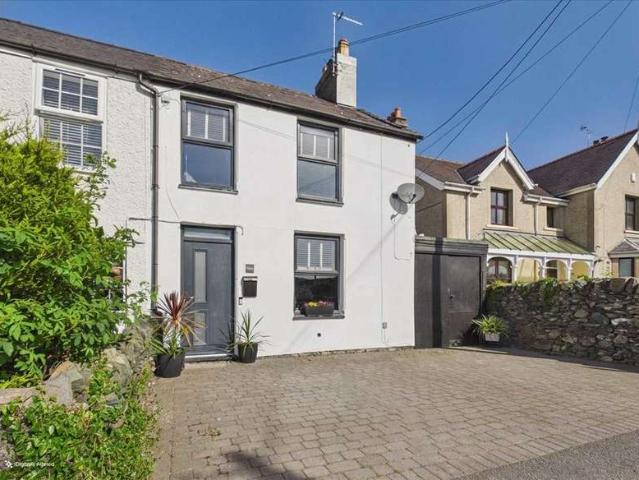 Farm for sale in Llanfair Pwllgwyngyll, Wales