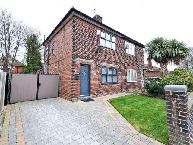 Farm for sale in Lower Irlam, Salford