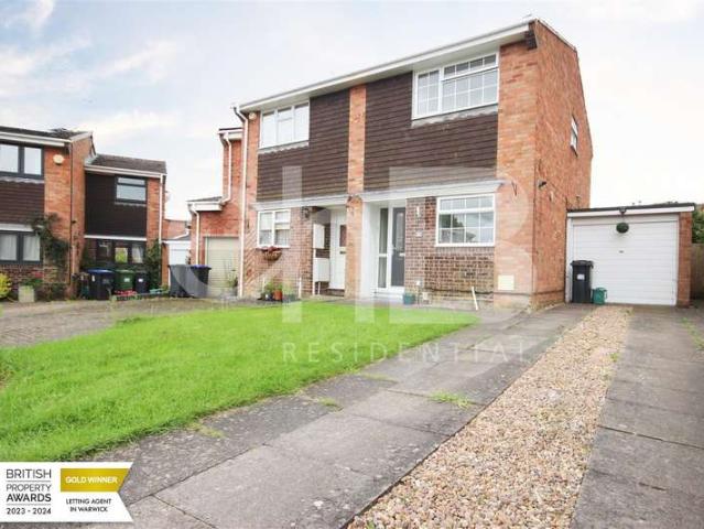Farm for rent in Whitnash, Green Close