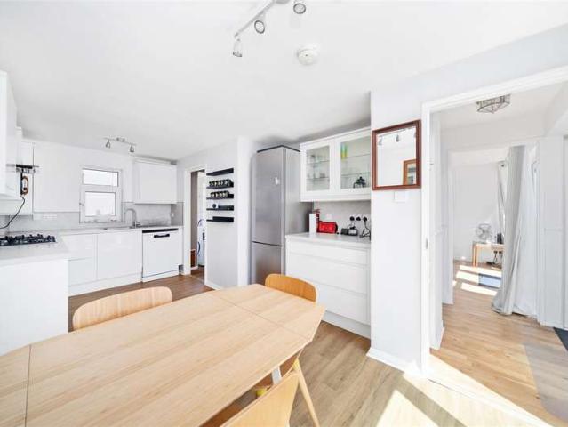 Farm for sale in London Borough of Merton, Raynes Park