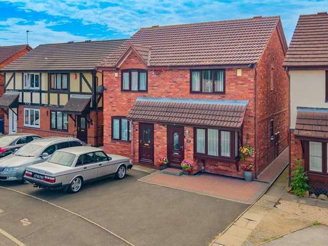 Farm for sale in Horninglow and Eton, Beamhurst