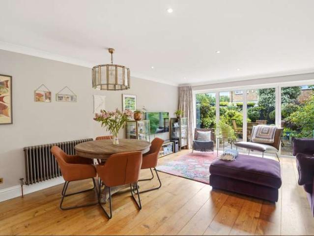 Farm for sale in Peckham, Greater London