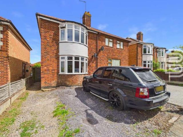 Farm for sale in Hillmorton Paddox, New Bilton