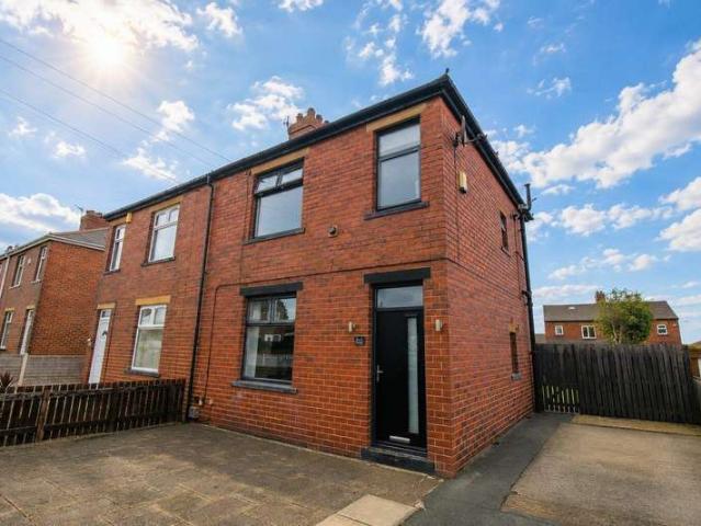 Farm for sale in Hanging Heaton, Dewsbury