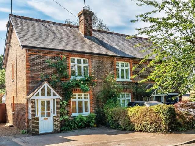 Farm for sale in Oxted, Hillview